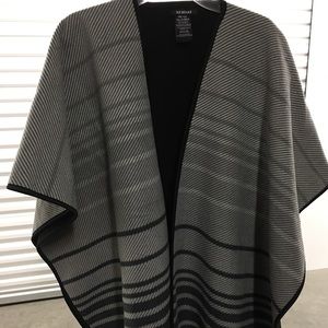 Gray poncho thick sweater